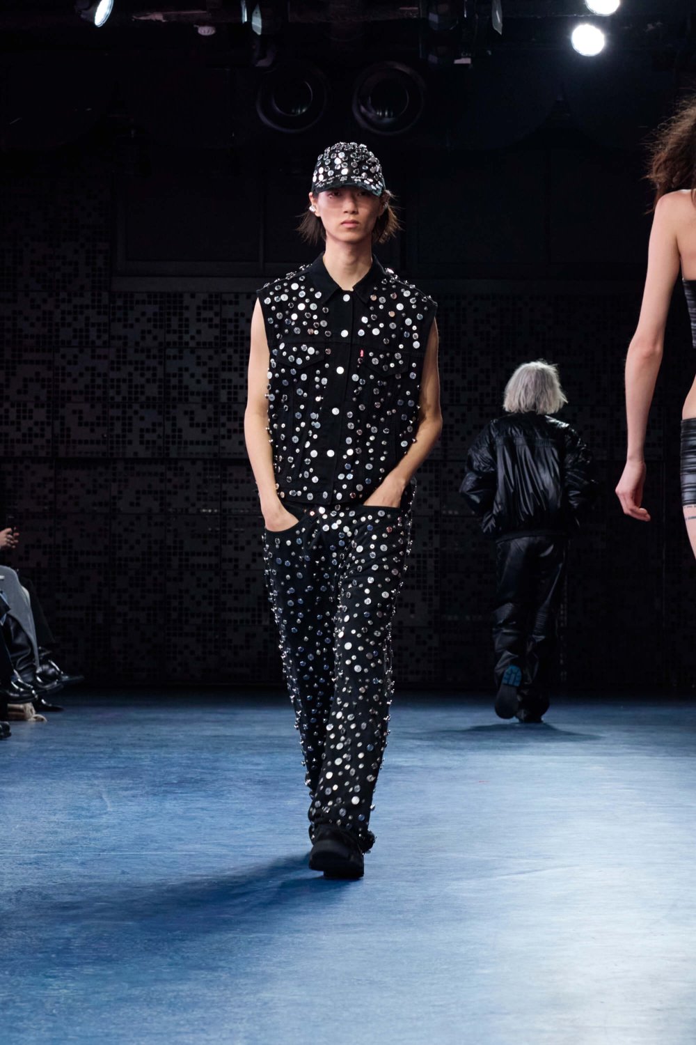 Fashion Show AW25-12